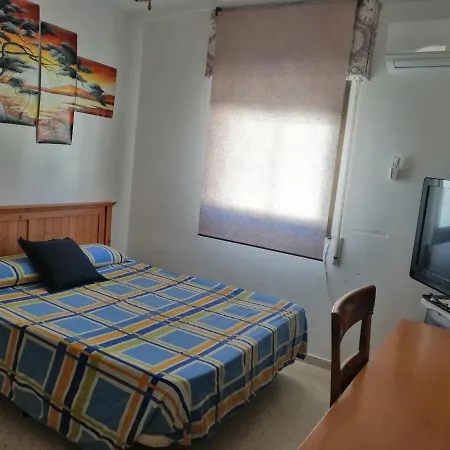 בית נופש Unifamiliar Adosada Con 3 Y 110m2 רונדה